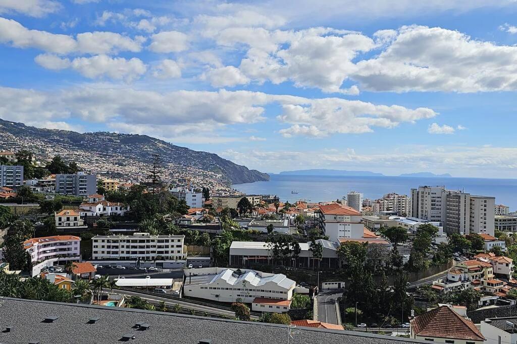 Vista Mar - Ac, Parking And Pool Lägenhet Funchal  Exteriör bild