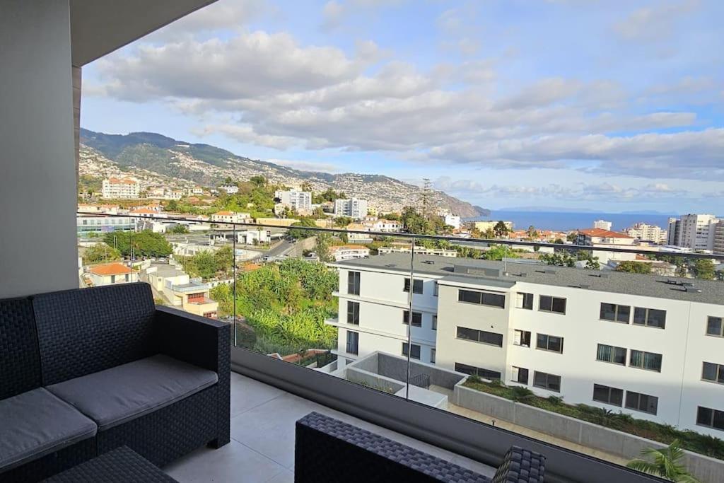 Vista Mar - Ac, Parking And Pool Lägenhet Funchal  Exteriör bild